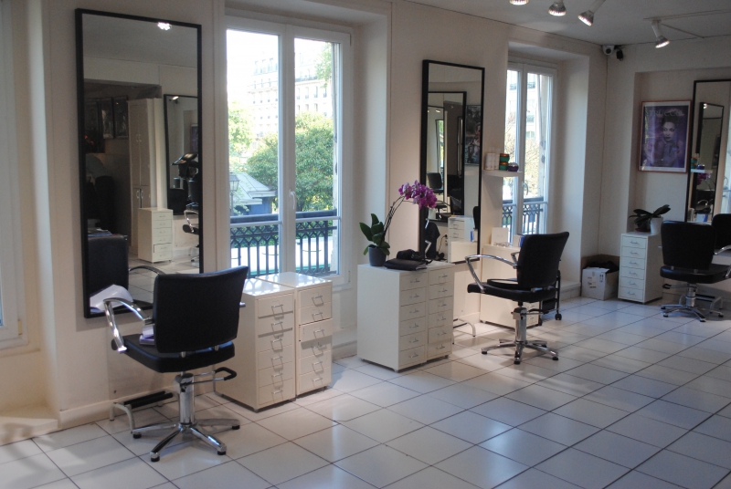 salon-coiffure-BOUYON-min_floor-home-office-property-living-room-room-781228-pxhere.com